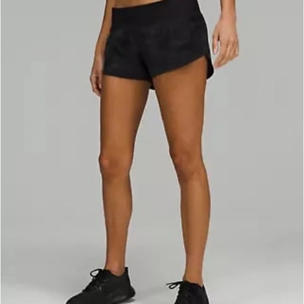 Lululemon Speed Up Low-Rise Lined Short 2.5” in Heritage 365 Camo Deep Coal - Picture 1 of 5